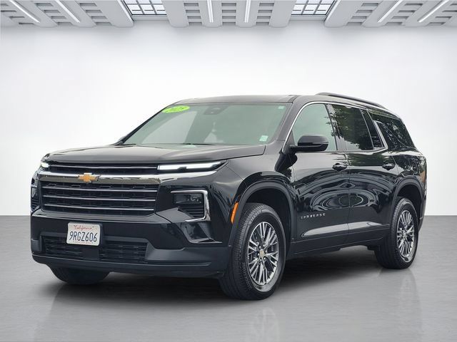 Used 2025 Chevrolet Traverse LT AWD/4WD image 8