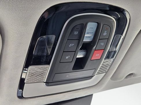 Certified 2025 Hyundai Palisade Calligraphy FWD image 33