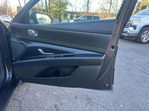 Used 2023 Hyundai Elantra SEL w/ Convenience Package image 25