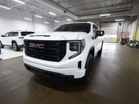 Used 2025 GMC Sierra 1500 Elevation w/ Preferred Package AWD/4WD image 12