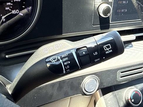 Used 2024 Kia Carnival LX FWD image 25