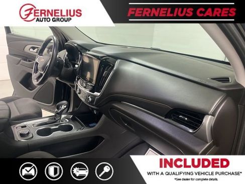 Used 2021 Chevrolet Traverse LT image 38