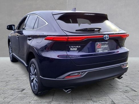 Used 2023 Toyota Venza LE image 8