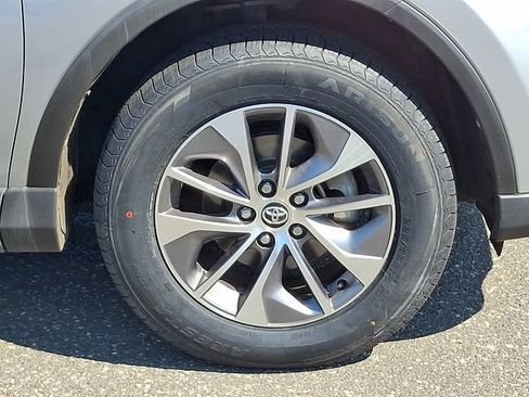 Used 2017 Toyota RAV4 XLE AWD/4WD image 27