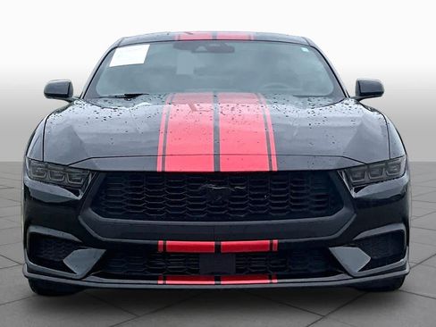 Used 2025 Ford Mustang Coupe RWD image 3