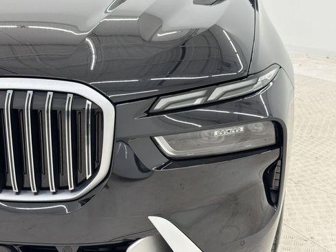 Certified 2024 BMW X7 xDrive40i w/ Premium Package AWD/4WD image 11