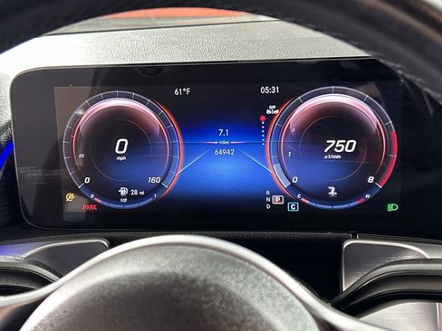 Used 2023 Mercedes-Benz GLB 250 w/ Premium Package image 15