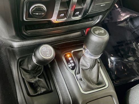 Used 2023 Jeep Wrangler Sport AWD/4WD image 16