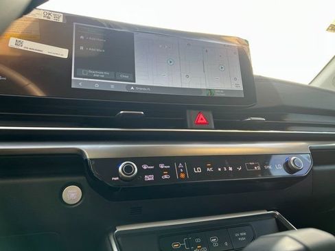 New 2026 Kia Carnival SX w/ SX Dark Edition Package FWD image 28
