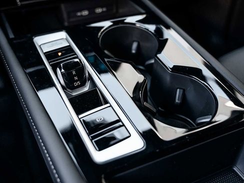 New 2026 Volkswagen Atlas Cross Sport SE image 32