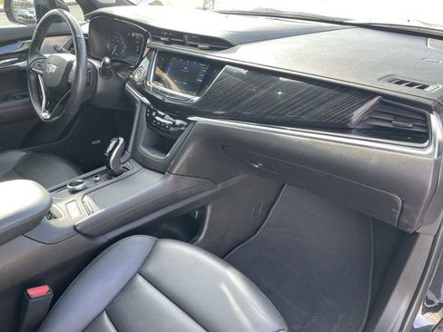 Used 2021 Cadillac XT6 Premium Luxury image 17