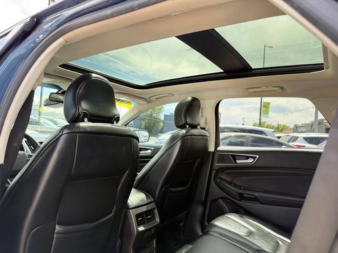 Used 2018 Ford Edge Titanium w/ Equipment Group 302A AWD/4WD image 17