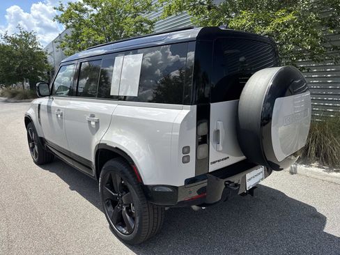 New 2026 Land Rover Defender 110 X-Dynamic SE AWD/4WD image 3