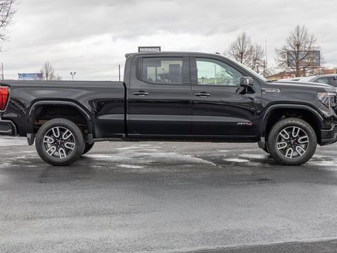 Used 2024 GMC Sierra 1500 AT4 w/ Technology Package image 5