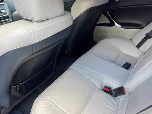 Used 2012 Lexus IS 250 w/ Premium Pkg Value Edition RWD image 4