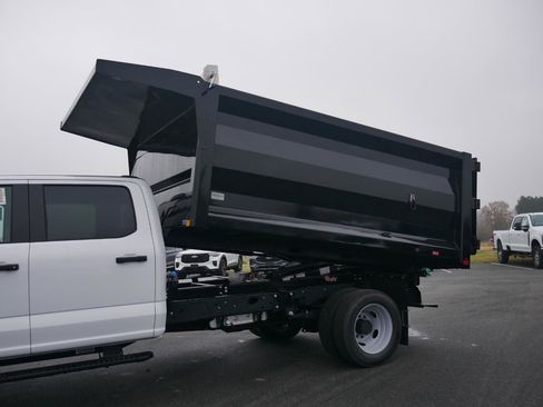 New 2026 Ford F550 4x4 Crew Cab image 10