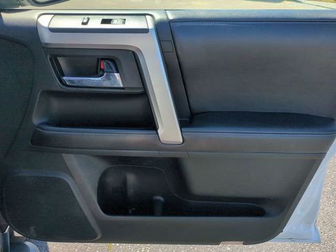 Used 2016 Toyota 4Runner SR5 image 33