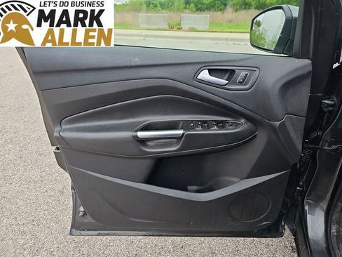 Used 2017 Ford Escape SE FWD image 21