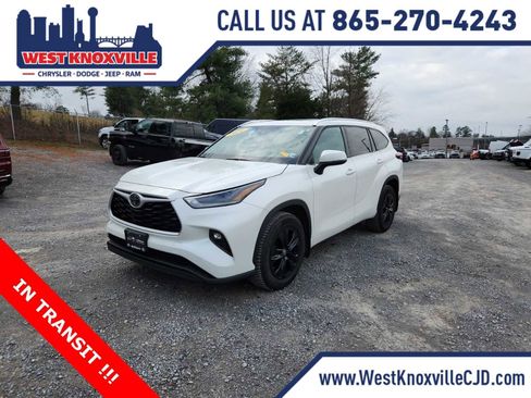 Used 2021 Toyota Highlander XLE image 1