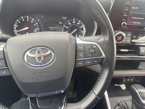 Used 2021 Toyota Highlander XSE AWD/4WD image 9