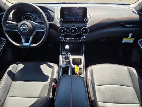Used 2025 Nissan Sentra SR w/ SR Premium Package FWD image 17