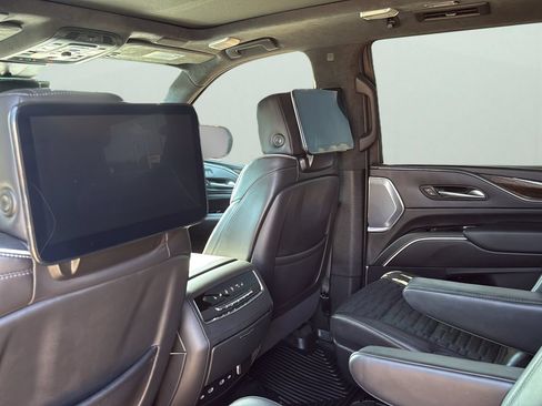 Used 2024 Cadillac Escalade Sport Platinum AWD/4WD image 28