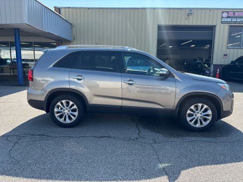 Used 2015 Kia Sorento EX image 4