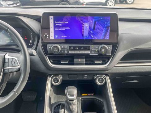 Used 2024 Toyota Grand Highlander XLE image 16