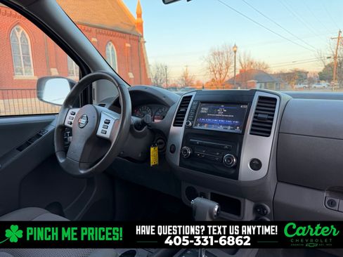 Used 2019 Nissan Frontier SV image 3