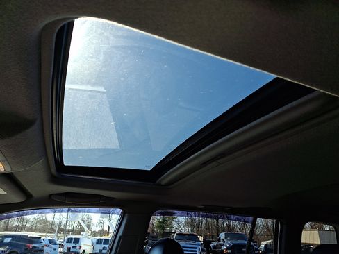 Used 2013 Toyota Highlander SE image 21