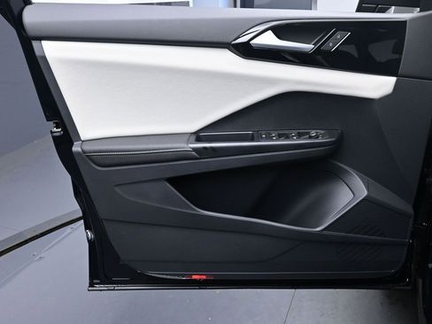 New 2026 Volkswagen Taos S image 19