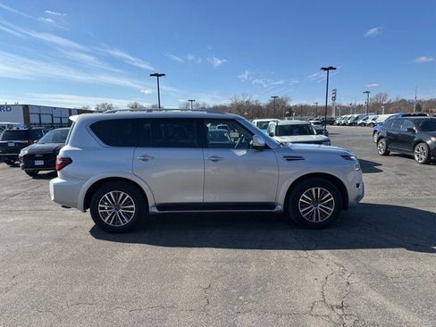 Used 2024 Nissan Armada SL image 4