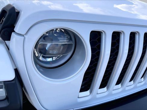 Used 2020 Jeep Gladiator Overland AWD/4WD image 26