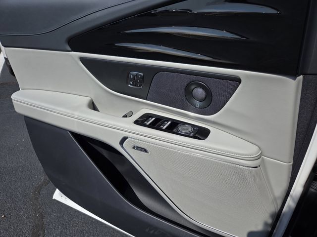New 2026 Lincoln Nautilus Reserve AWD/4WD image 17