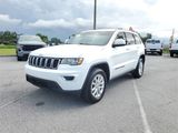Used 2021 Jeep Grand Cherokee Laredo image 3