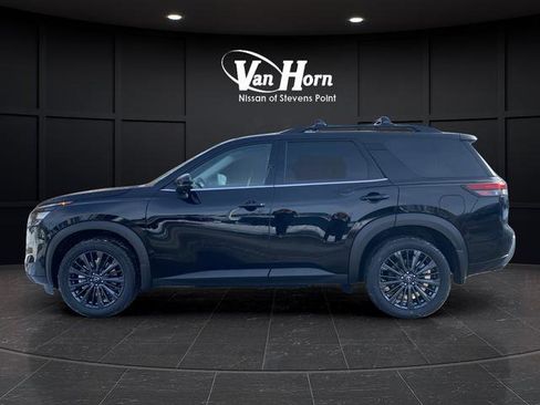 New 2026 Nissan Pathfinder SL image 12