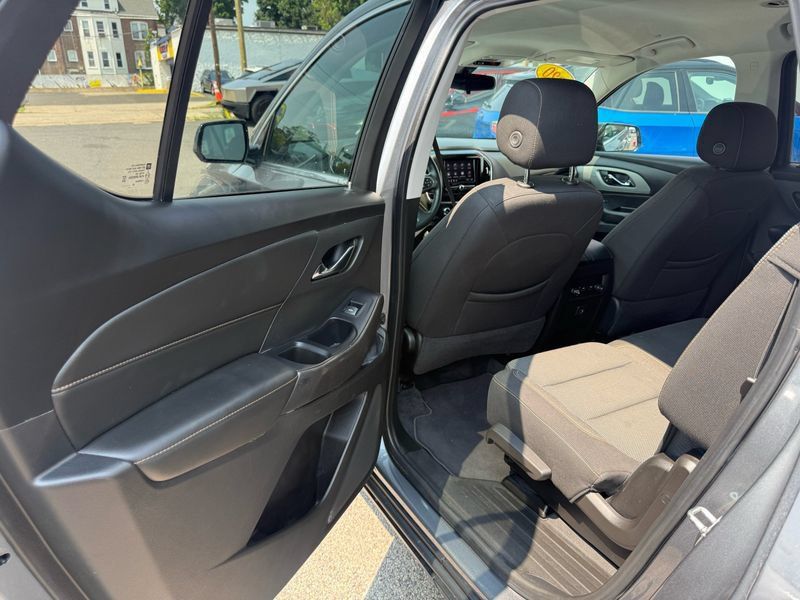 Used 2020 Chevrolet Traverse LS AWD/4WD image 36