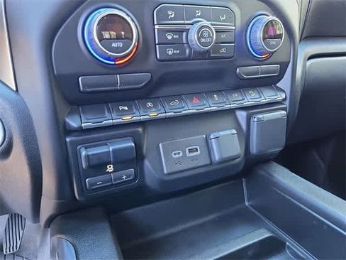Used 2022 Chevrolet Silverado 1500 LTZ image 30