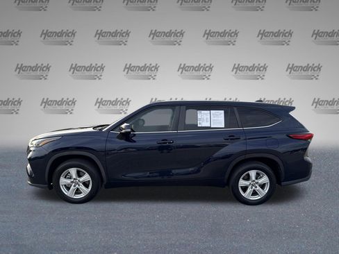 Used 2023 Toyota Highlander LE FWD image 6