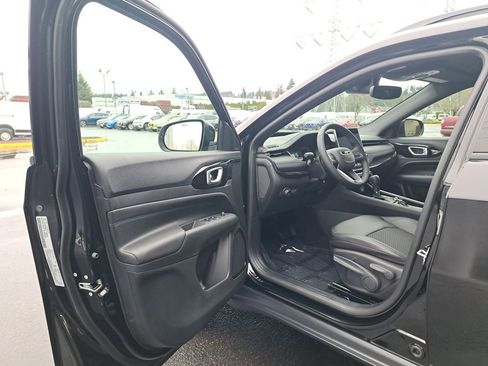 New 2026 Jeep Compass Latitude image 10