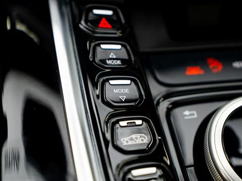 Used 2022 Aston Martin DBX AWD/4WD image 45