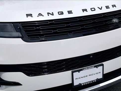 Used 2024 Land Rover Range Rover Sport Dynamic SE AWD/4WD image 30
