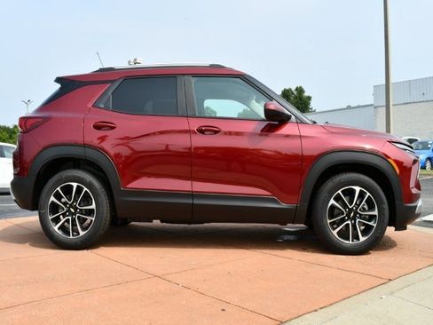 New 2025 Chevrolet TrailBlazer LT w/ Convenience Package image 11