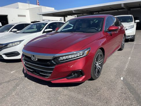 Used 2022 Honda Accord Touring image 2