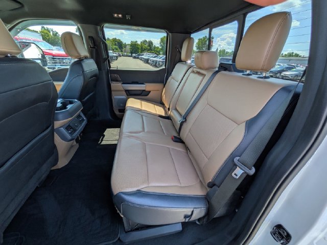 Used 2024 Ford F550 4x4 Crew Cab Super Duty image 15