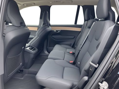 New 2026 Volvo XC90 B6 Plus w/ Protection Package Premier AWD/4WD image 7
