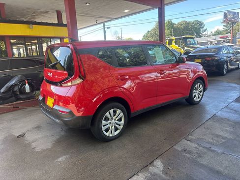 Used 2022 Kia Soul LX FWD image 7
