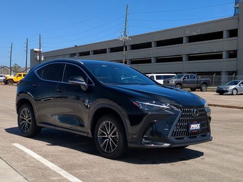 Used 2024 Lexus NX 250 NX 250 Premium w/ Towing Package (2000 Lbs) image 3
