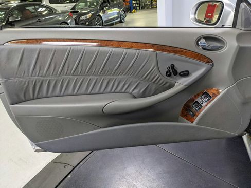 Used 2007 Mercedes-Benz CLK 550 Cabriolet image 24