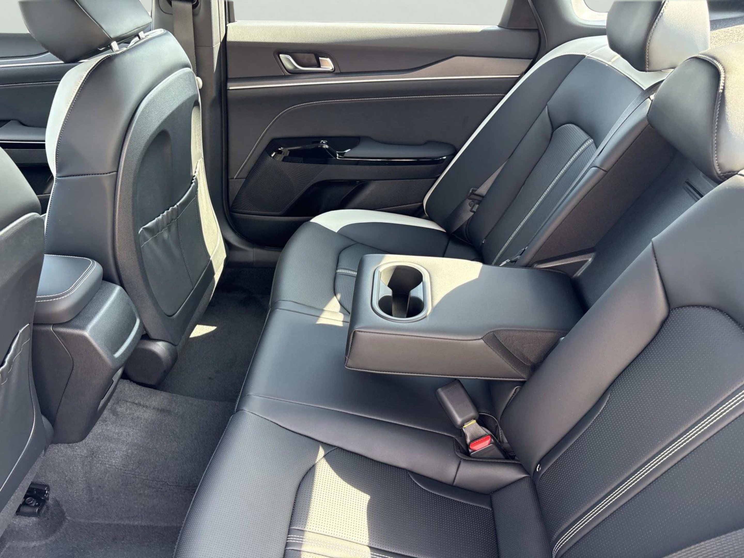 New 2027 Kia K5 GT-Line FWD image 13